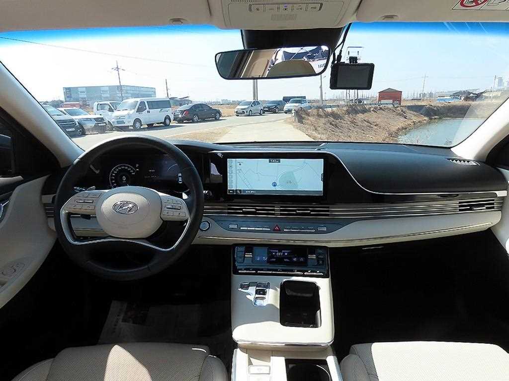 HYUNDAI Grandeur - Vista 9