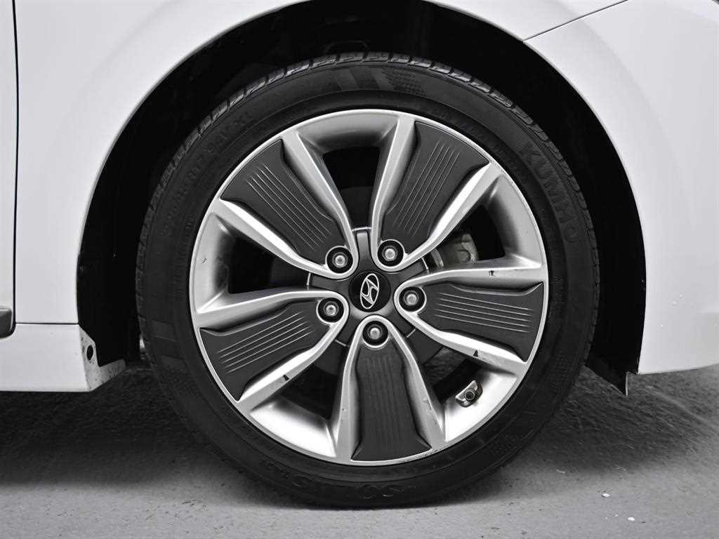 HYUNDAI Ioniq - Vista 5