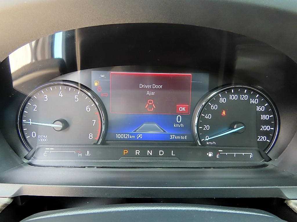 Ford Explorer - Vista 9