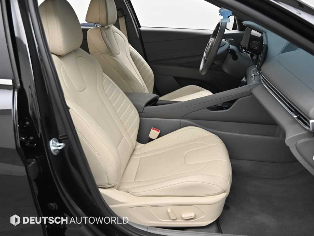 HYUNDAI Avante - Vista 10