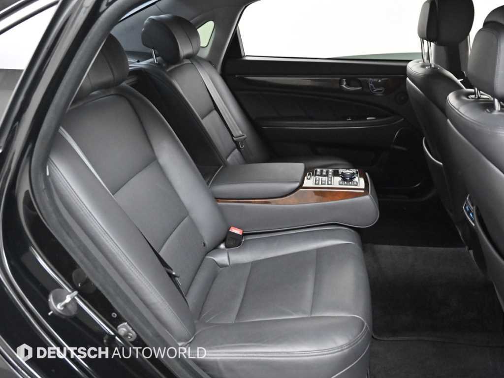 HYUNDAI Equus - Vista 12