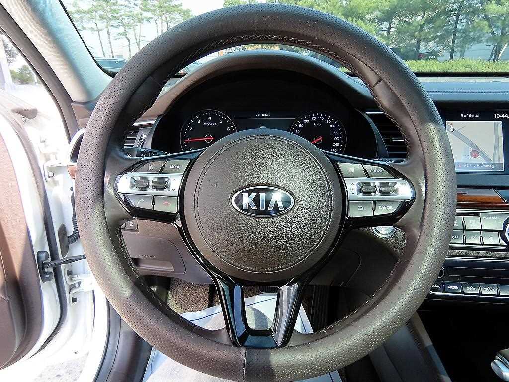 KIA K7 - Vista 8