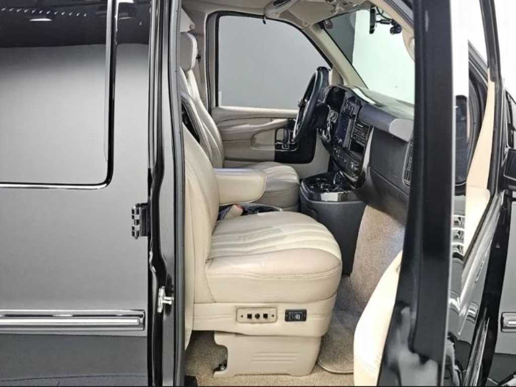 Chevrolet Express van - Vista 11