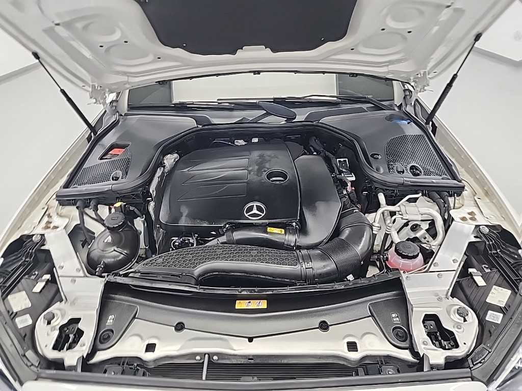 Mercedes Benz E class - Vista 5