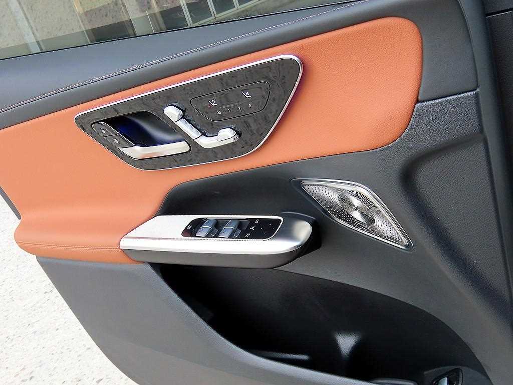 Mercedes Benz GLC Class - Vista 11