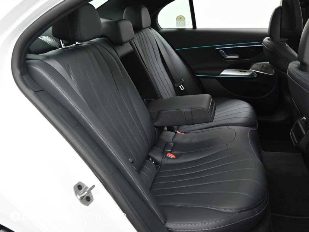 Mercedes Benz E class - Vista 12