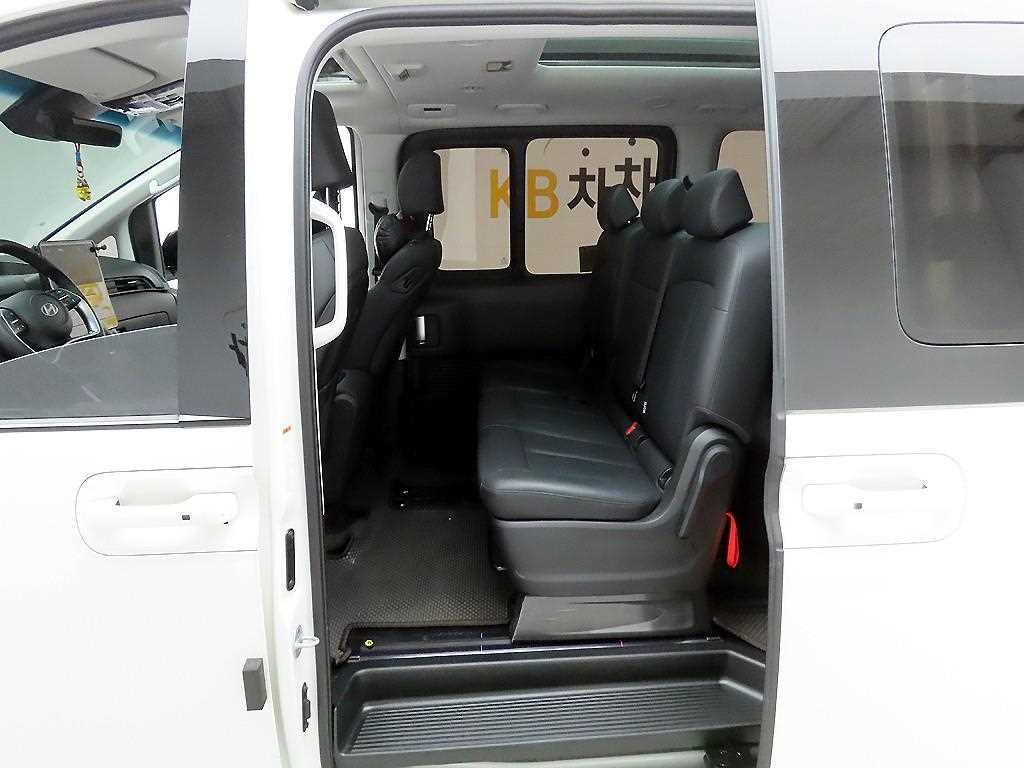 HYUNDAI Staria 2025 Blanco - Importación desde Corea - HF Imports Iquique - Foto 14