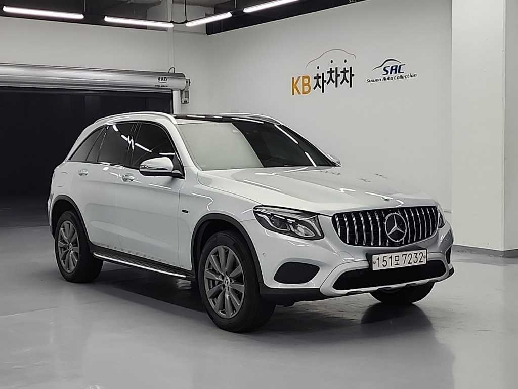 Mercedes Benz GLC Class - Vista 4