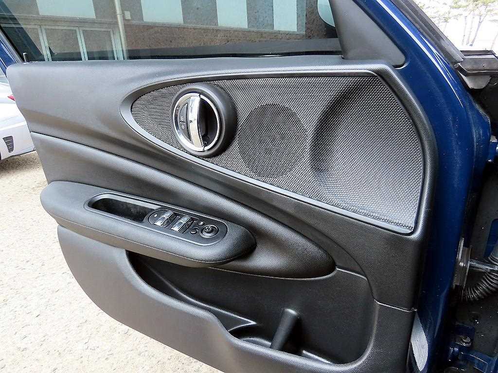 Mini Clubman - Vista 11