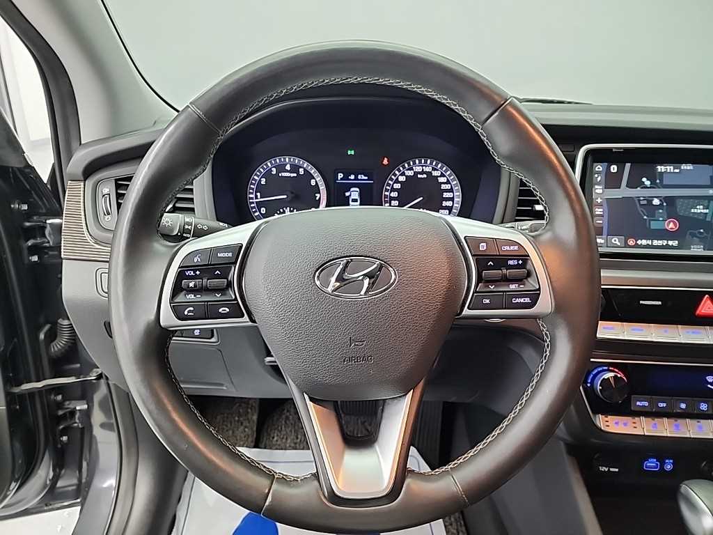 HYUNDAI Sonata - Vista 9