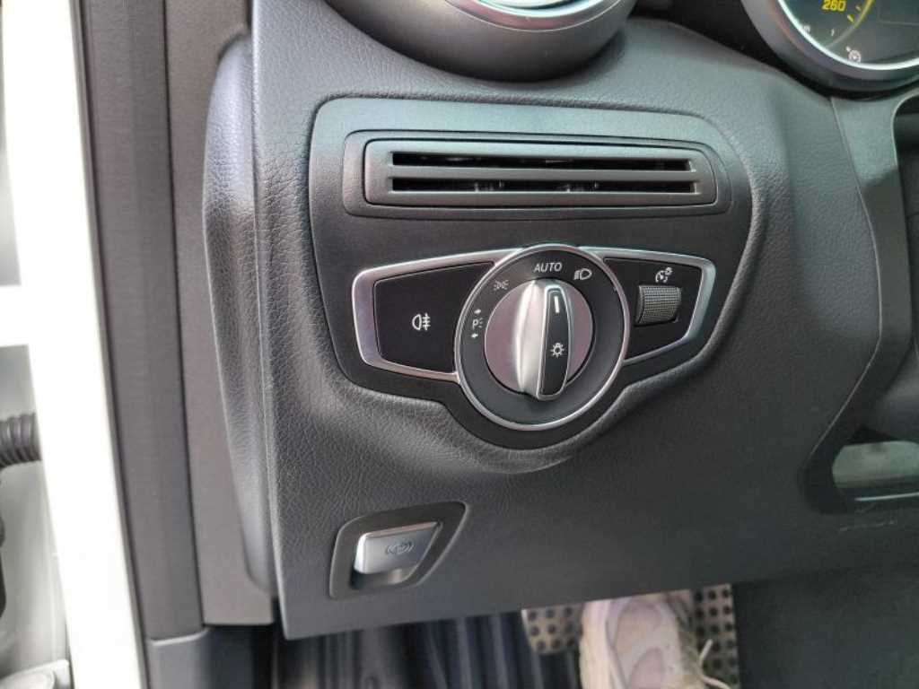 Mercedes Benz GLC Class - Vista 11