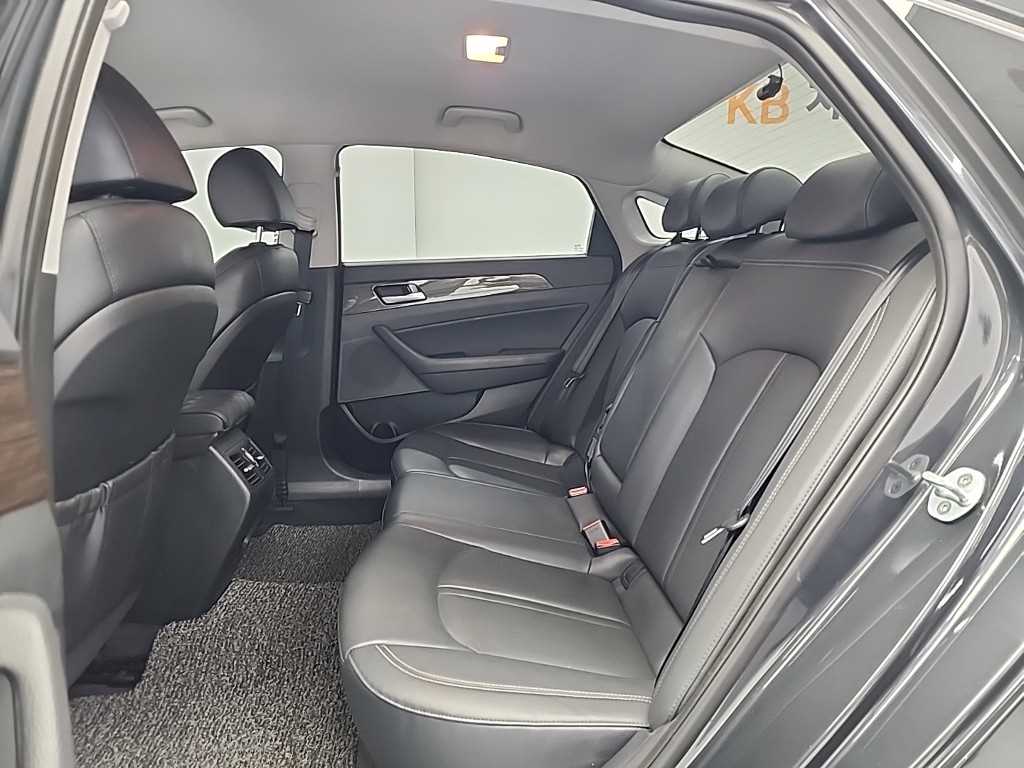 HYUNDAI Sonata - Vista 12