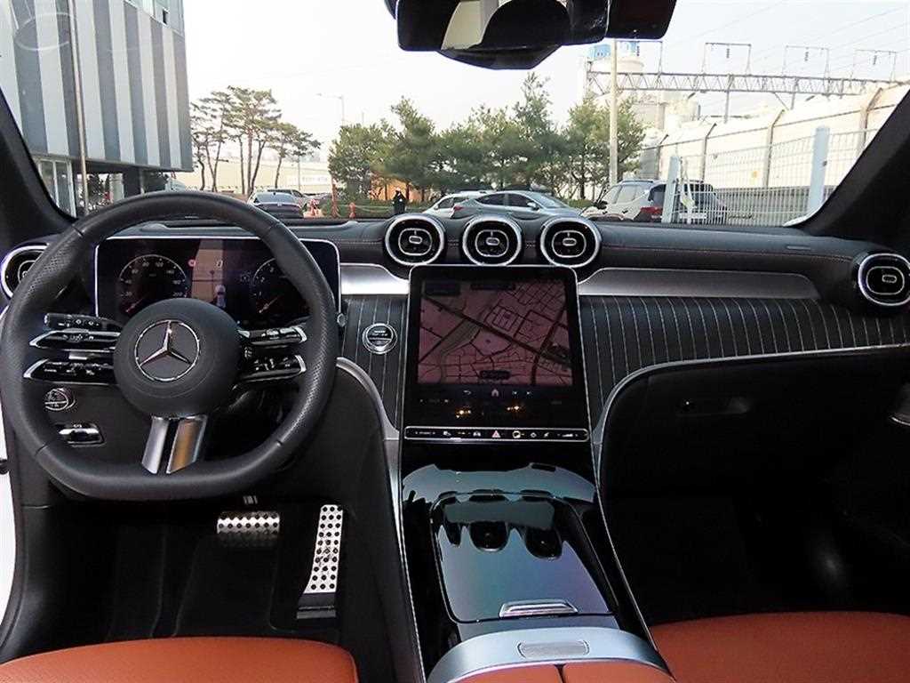 Mercedes Benz GLC Class - Vista 7