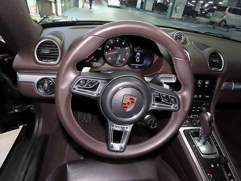 Porsche 718 - Vista 8