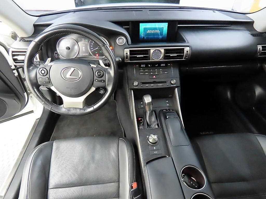 Lexus IS - Vista 7