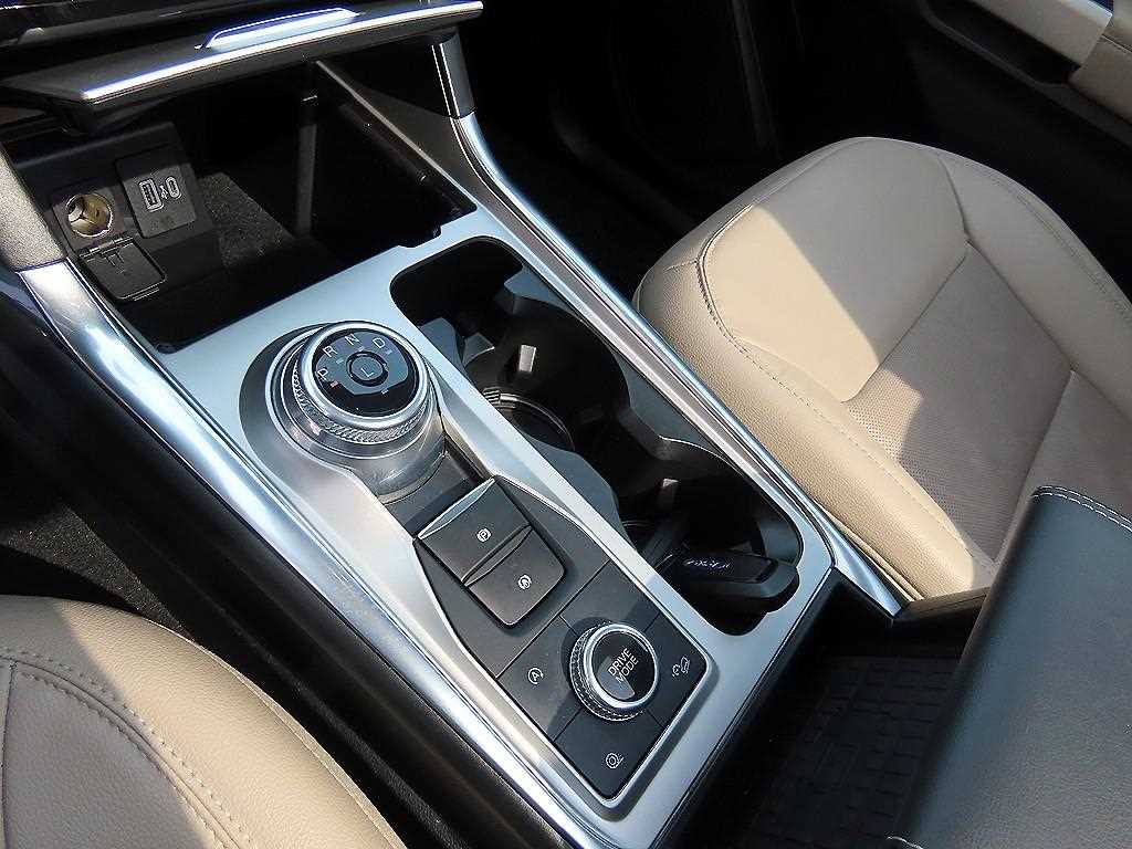 Ford Explorer - Vista 10