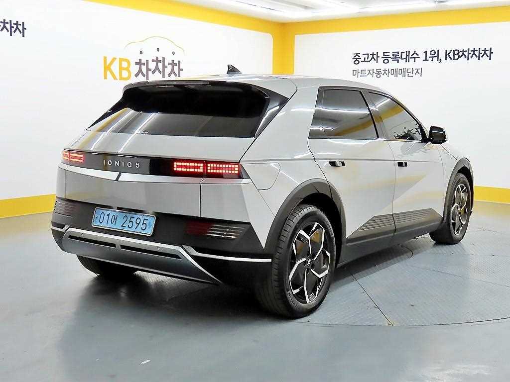 HYUNDAI Ioniq 5 - Vista 4