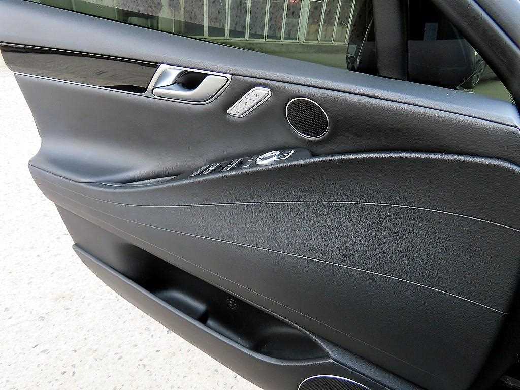 Genesis G80 - Vista 11