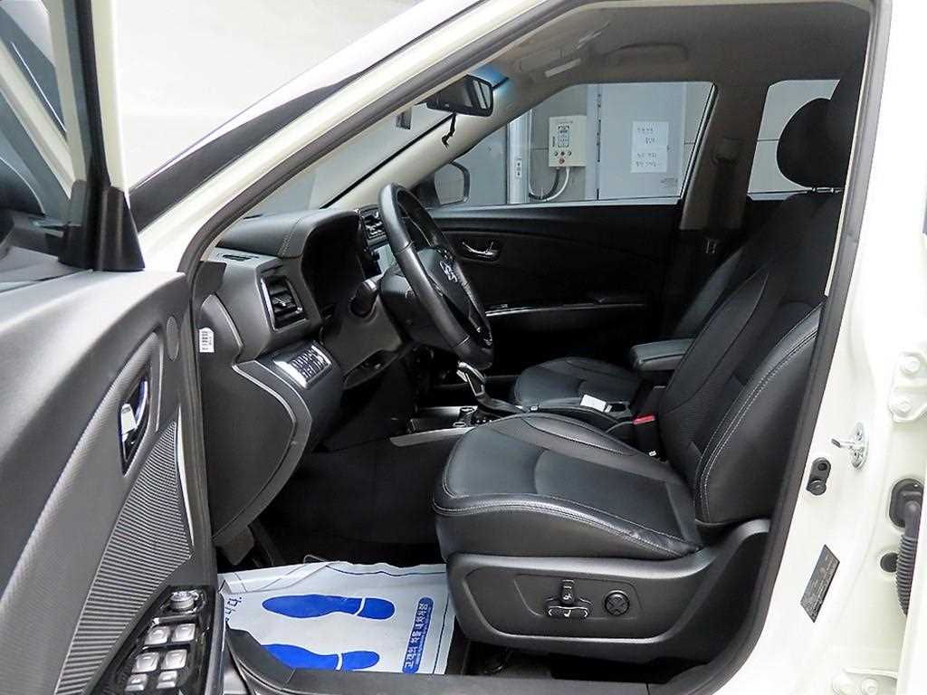 Ssangyong Tivoli - Vista 5