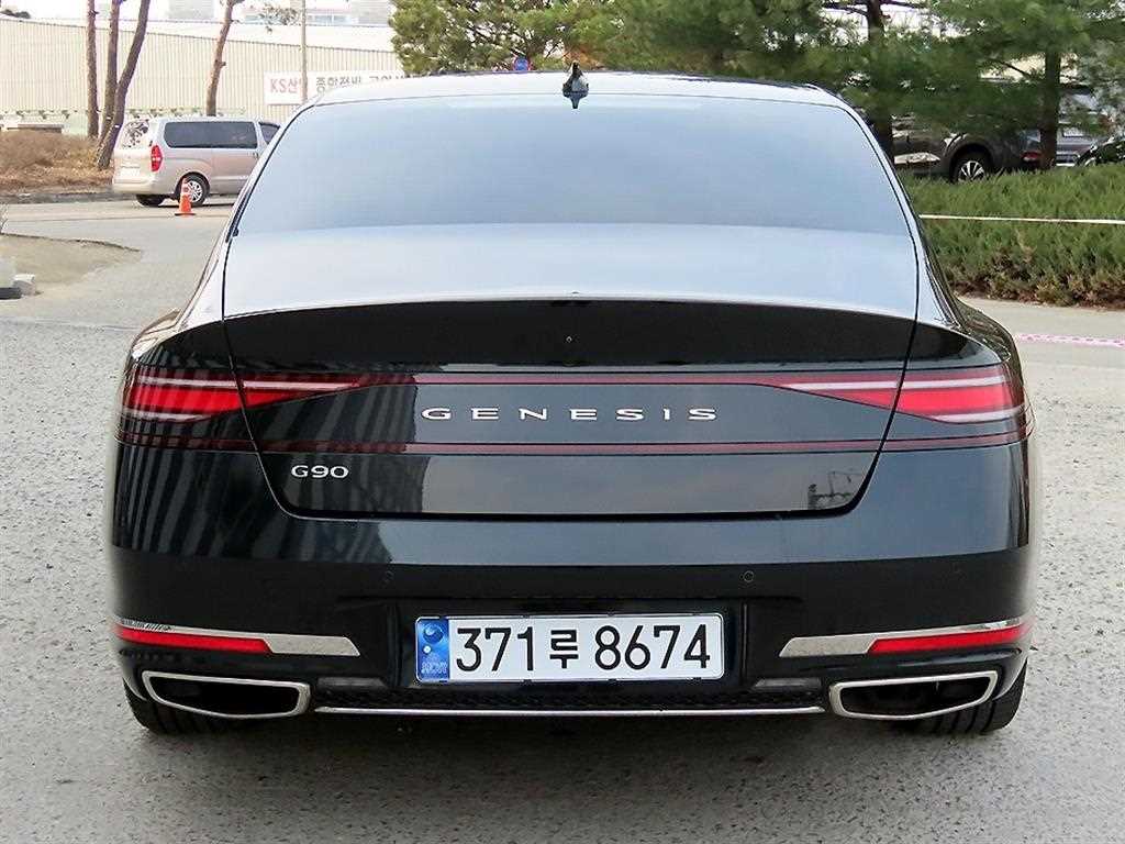 Genesis G90 - Vista 4