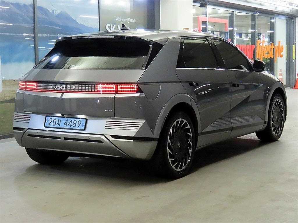 HYUNDAI Ioniq 5 - Vista 4