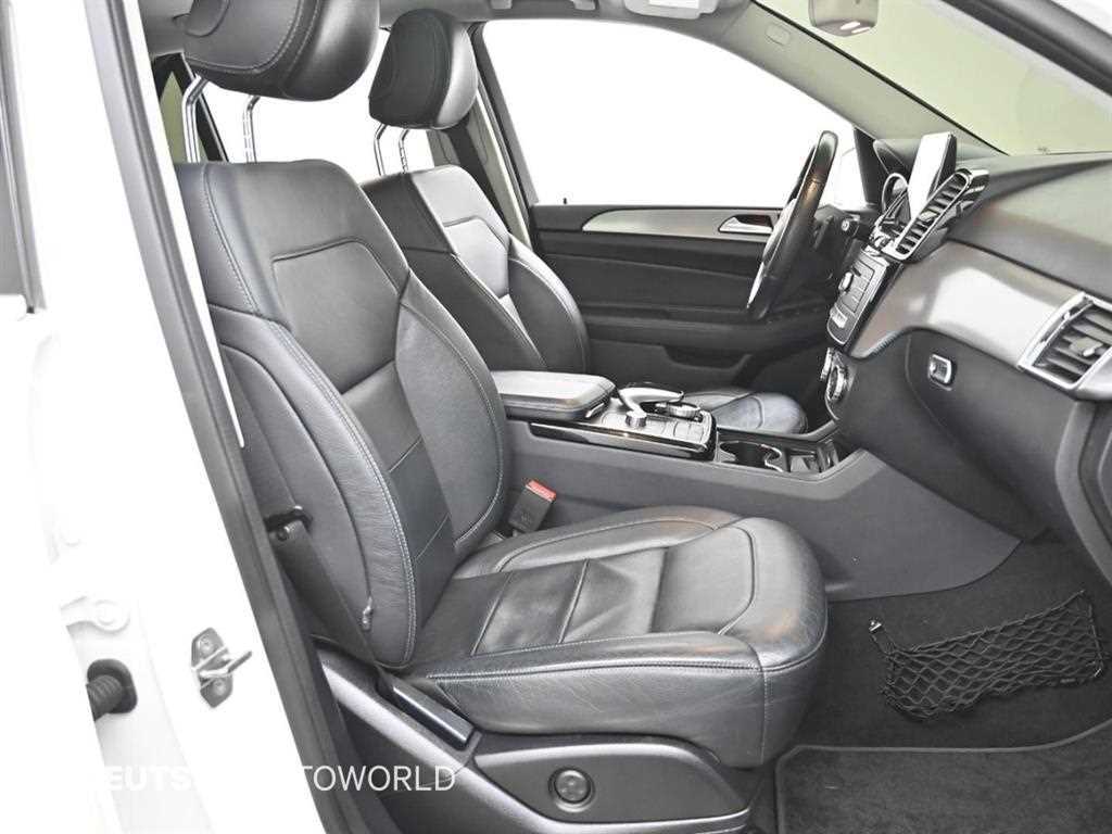 Mercedes Benz GLE Class - Vista 10