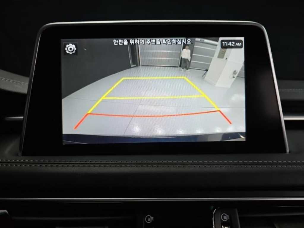 Genesis G70 - Vista 10