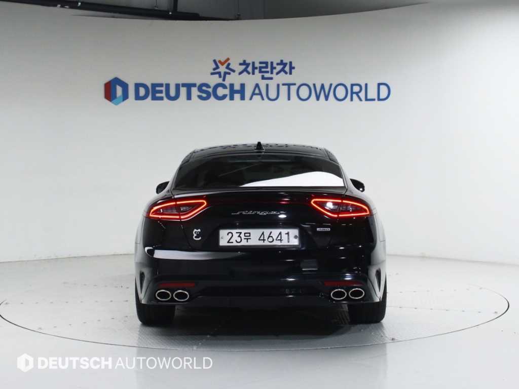 KIA Stinger - Vista 4