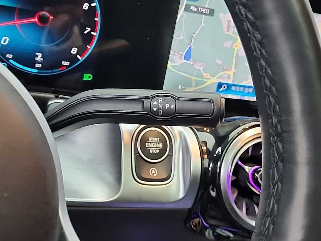 Mercedes Benz GLB Class - Vista 8