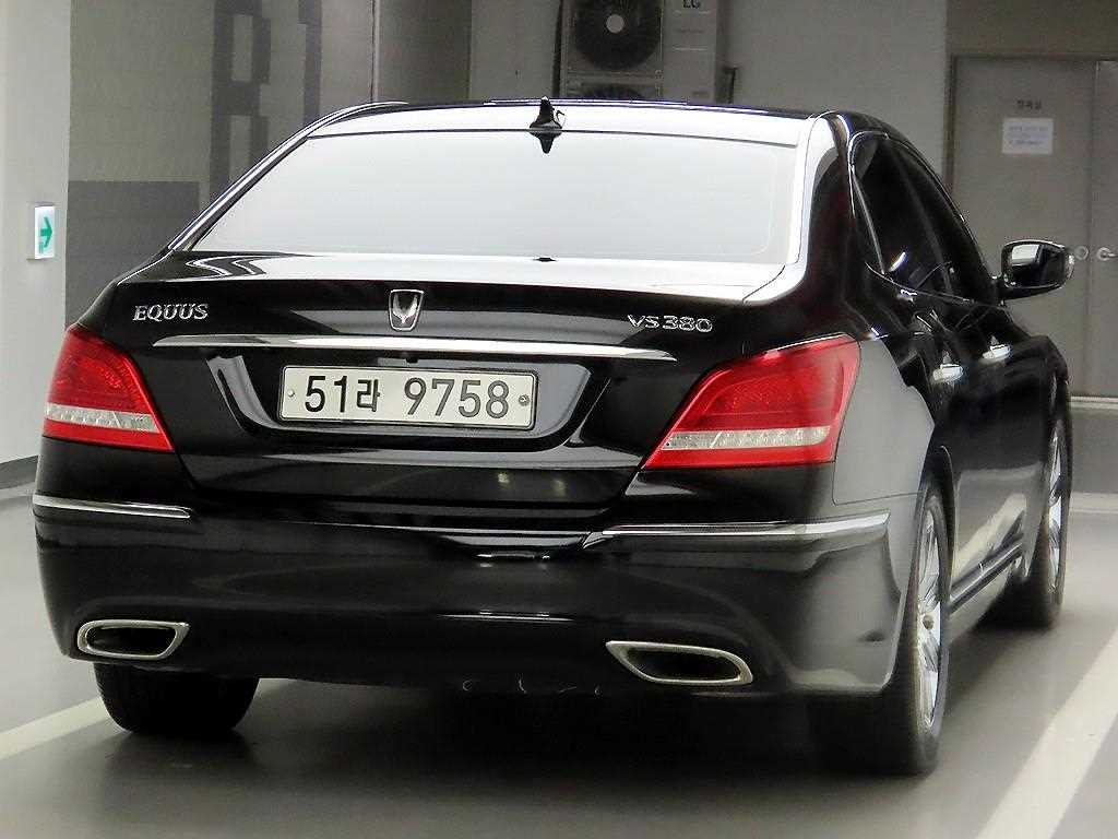 HYUNDAI Equus - Vista 4