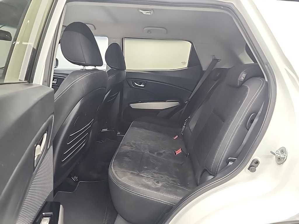 Ssangyong Tivoli - Vista 12