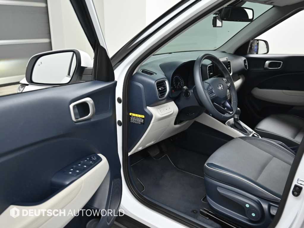 HYUNDAI Venue - Vista 11