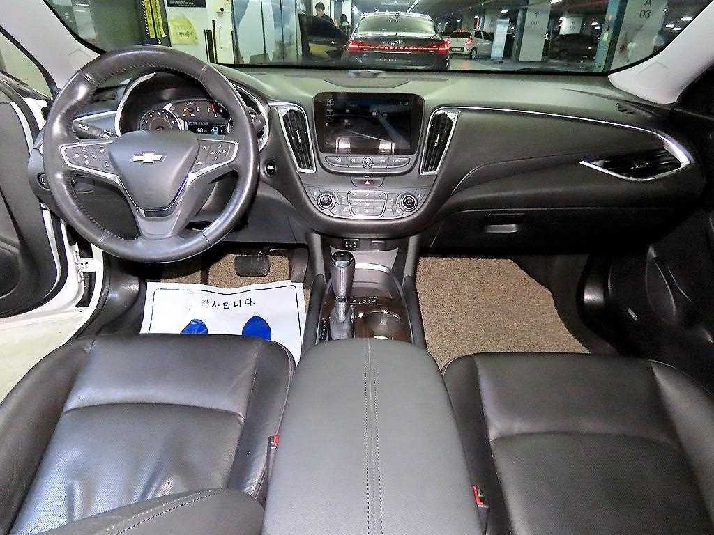 Chevrolet Malibu - Vista 10