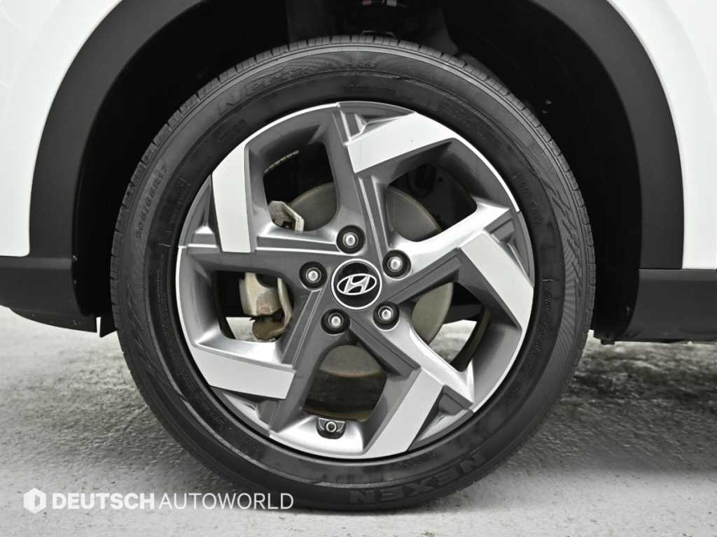 HYUNDAI Venue - Vista 5