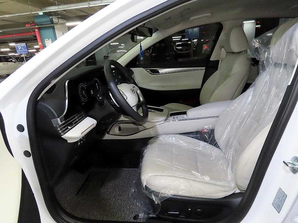 HYUNDAI Grandeur - Vista 7