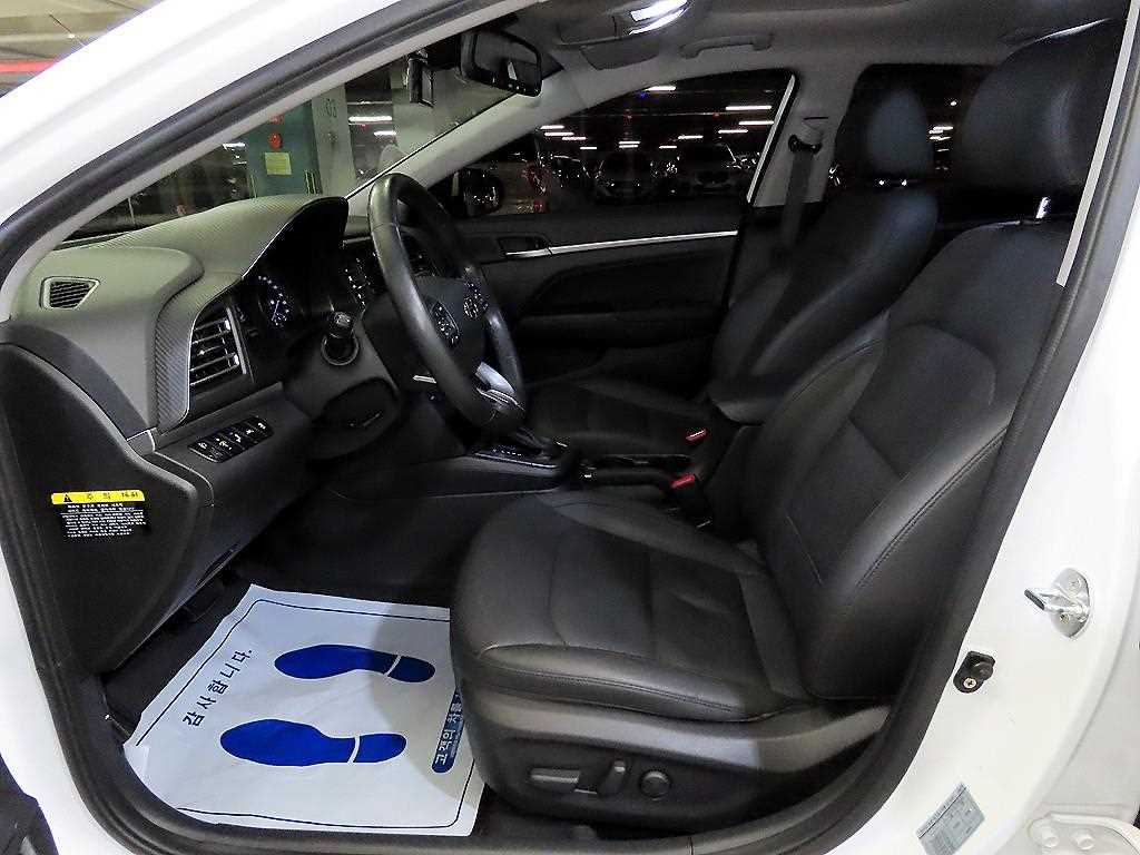 HYUNDAI Avante - Vista 6