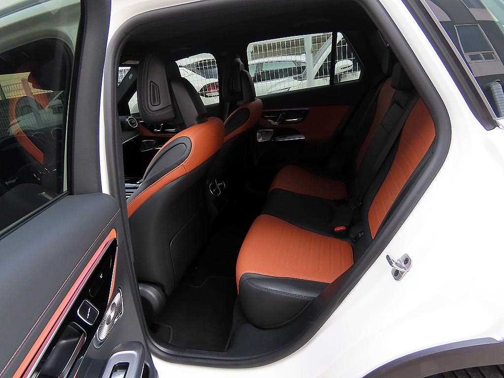 Mercedes Benz GLC Class - Vista 6