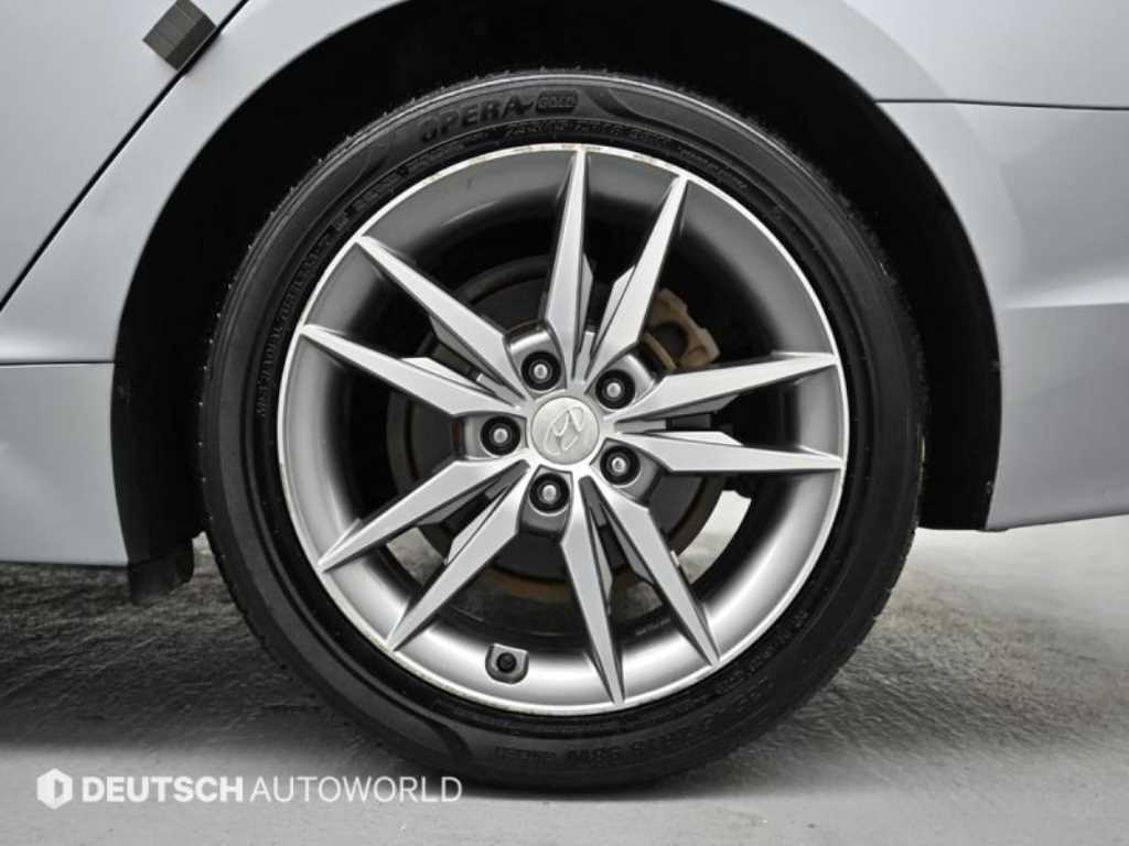 HYUNDAI Sonata - Vista 5