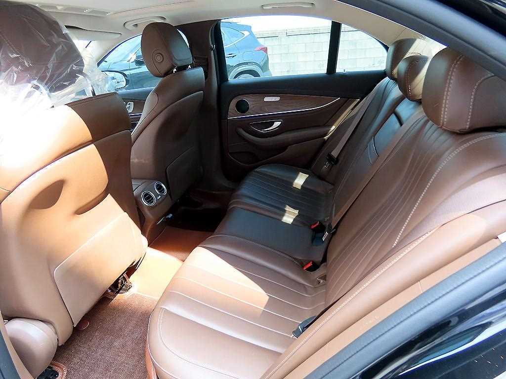 Mercedes Benz E class - Vista 6