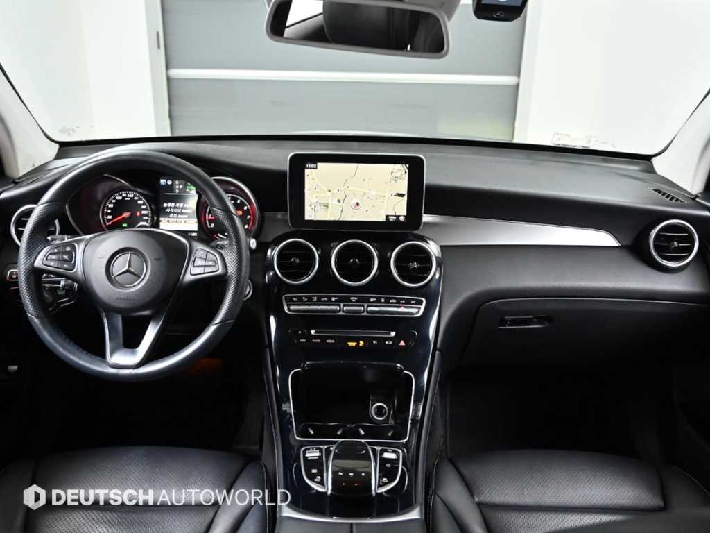 Mercedes Benz GLC Class - Vista 7