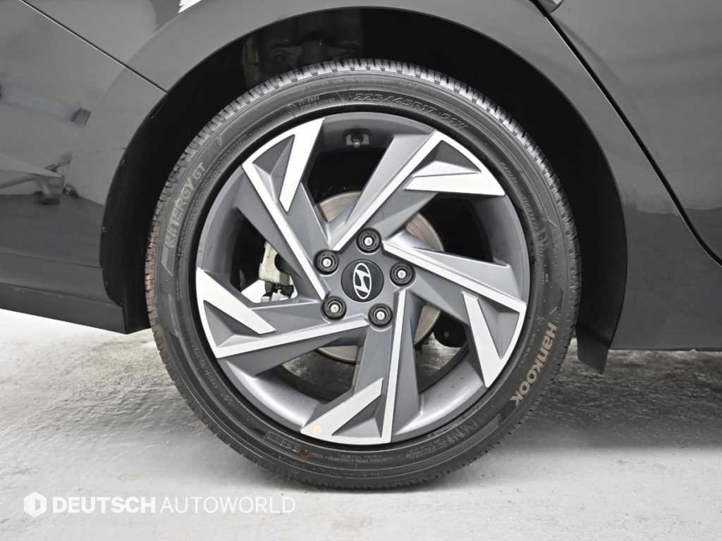 HYUNDAI Avante - Vista 5