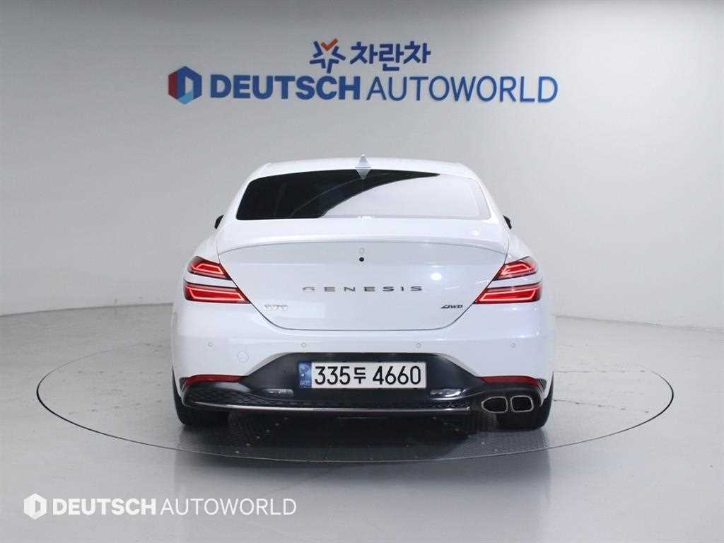 Genesis G70 - Vista 4