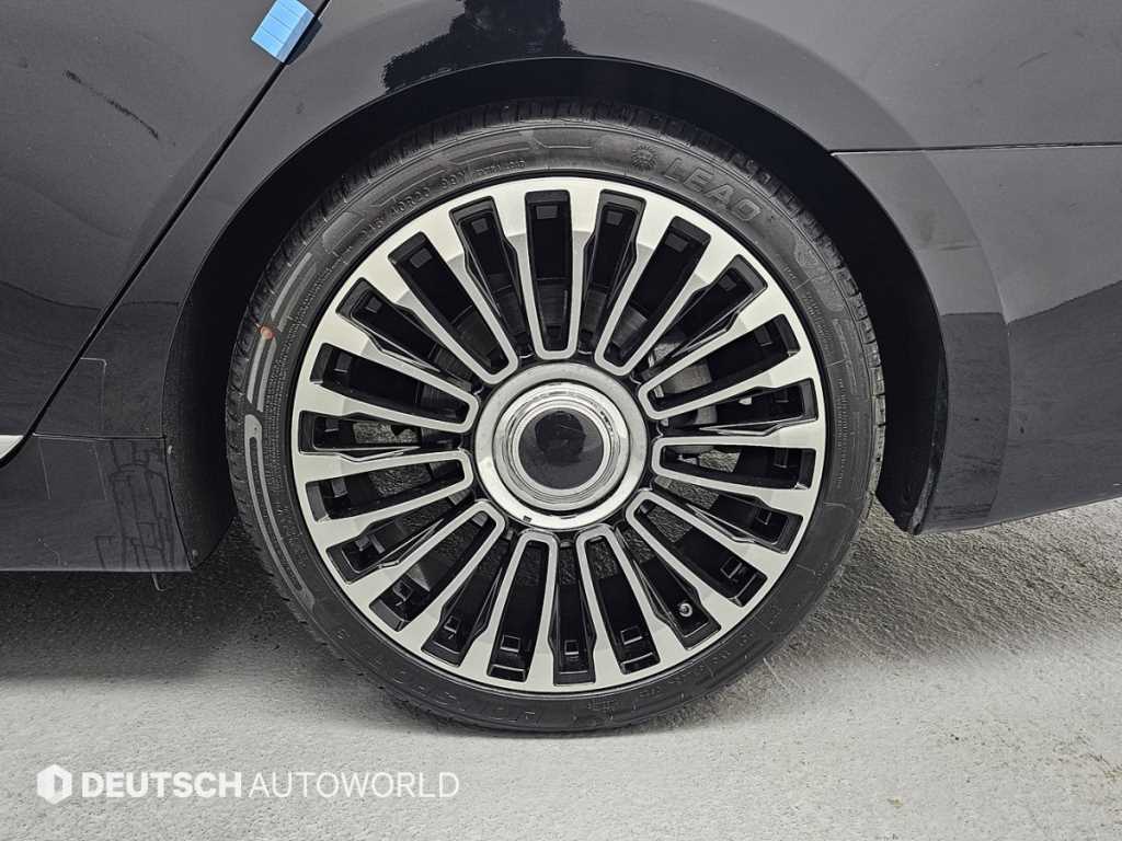 HYUNDAI Equus - Vista 5