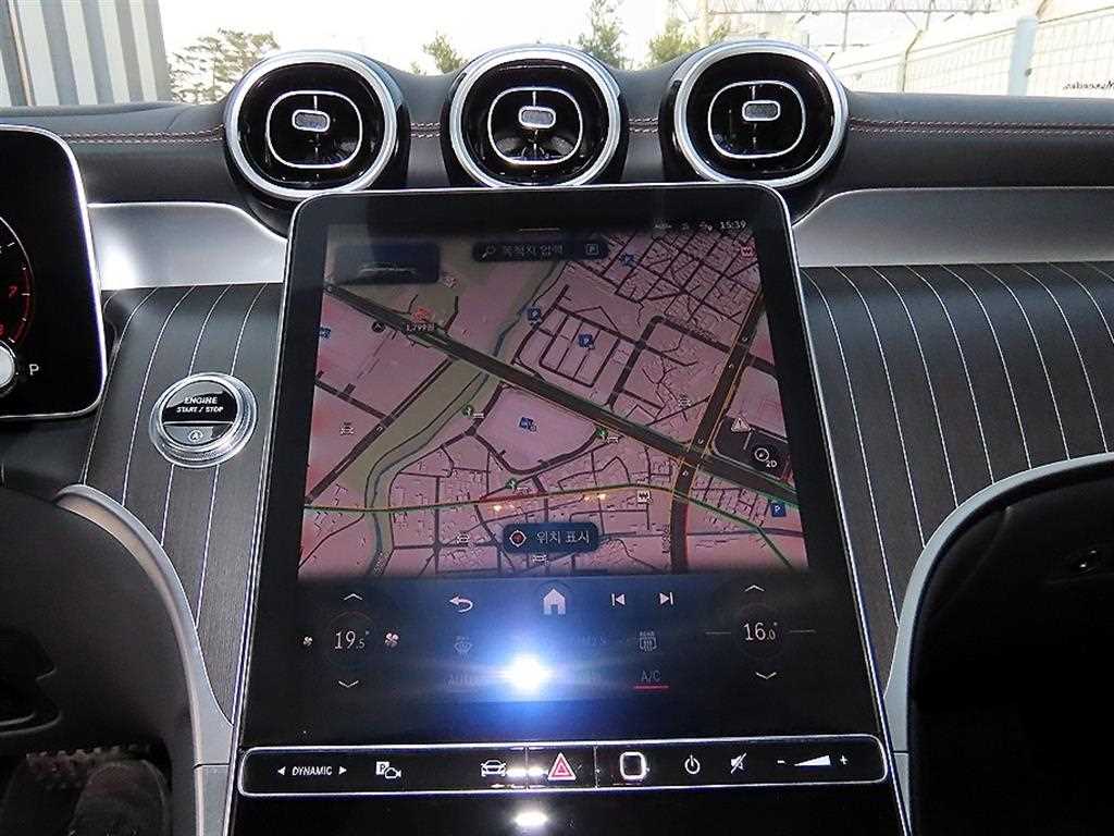 Mercedes Benz GLC Class - Vista 12