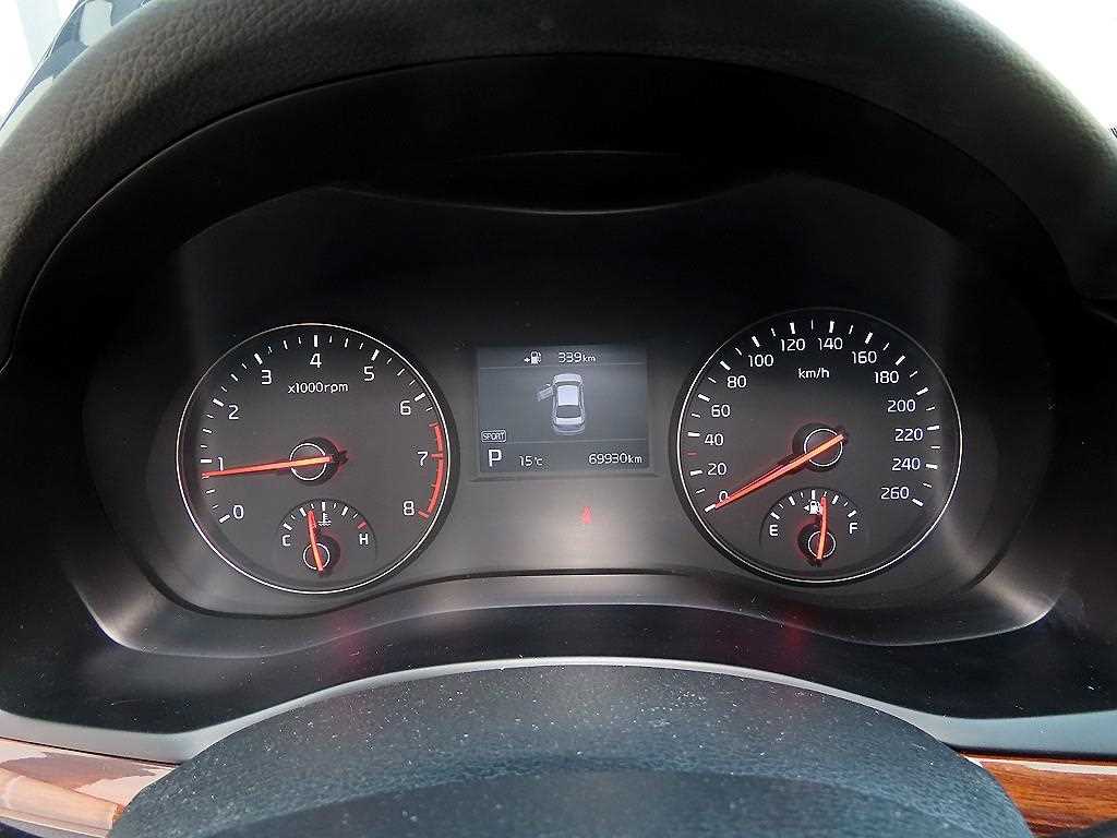 KIA K7 - Vista 9