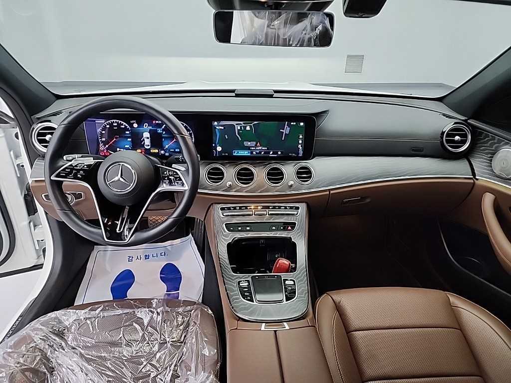 Mercedes Benz E class - Vista 7