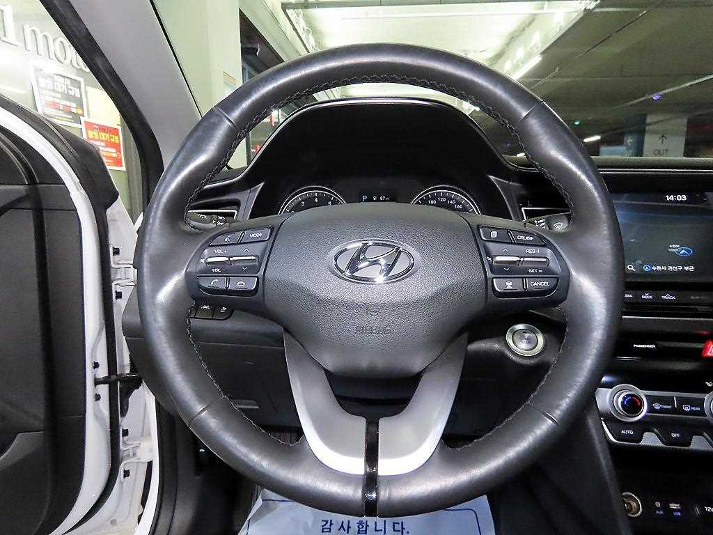 HYUNDAI Avante - Vista 8