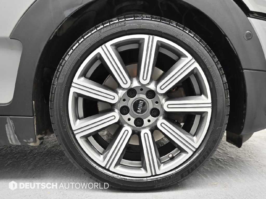 Mini Clubman - Vista 5