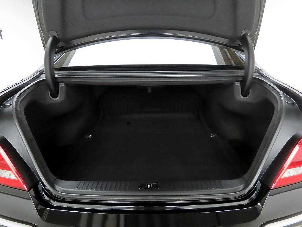 HYUNDAI Equus - Vista 5