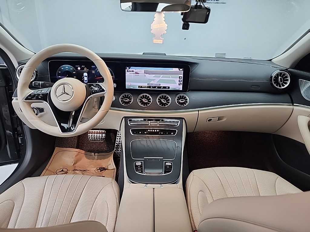 Mercedes Benz CLS Class - Vista 7